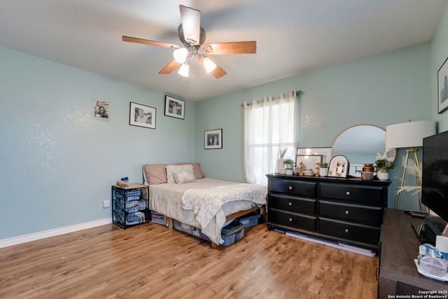 800 County Road 125, Elmendorf, TX 78112