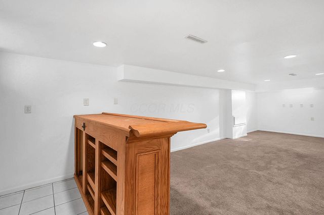 1279 Carolyn Avenue, Columbus, OH 43224