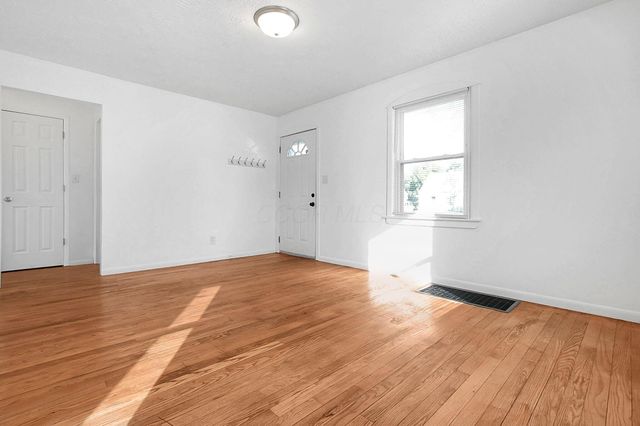 1279 Carolyn Avenue, Columbus, OH 43224