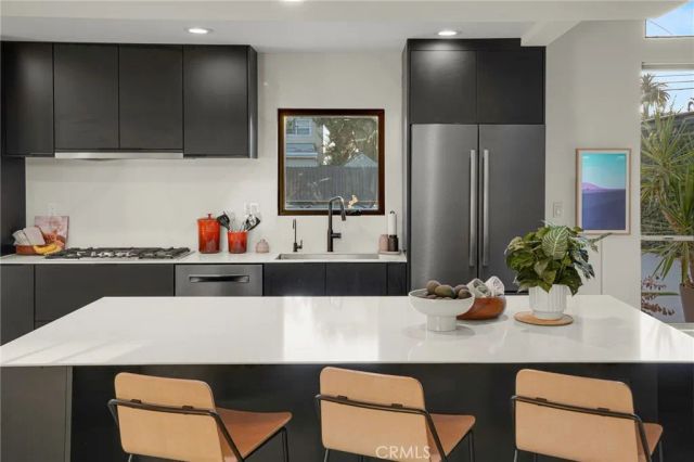 3733 Pine, Long Beach, CA 90807