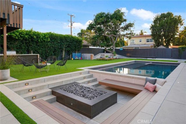 3733 Pine, Long Beach, CA 90807