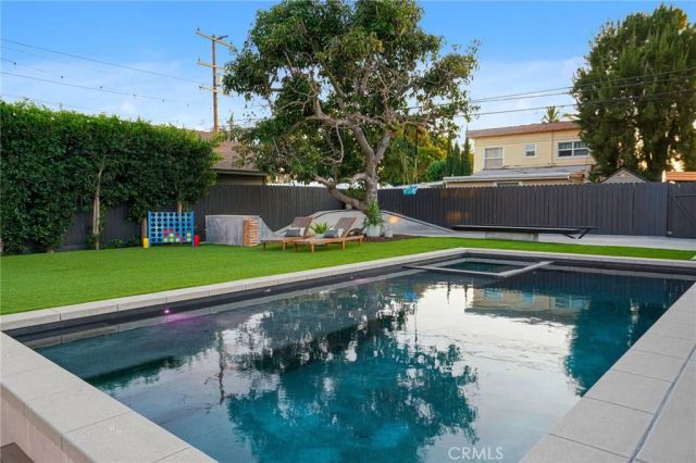 3733 Pine, Long Beach, CA 90807