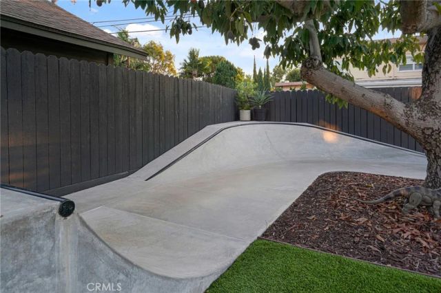 3733 Pine, Long Beach, CA 90807