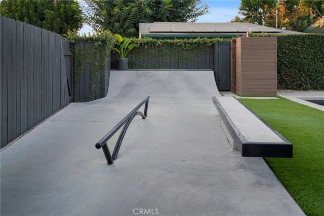 3733 Pine, Long Beach, CA 90807