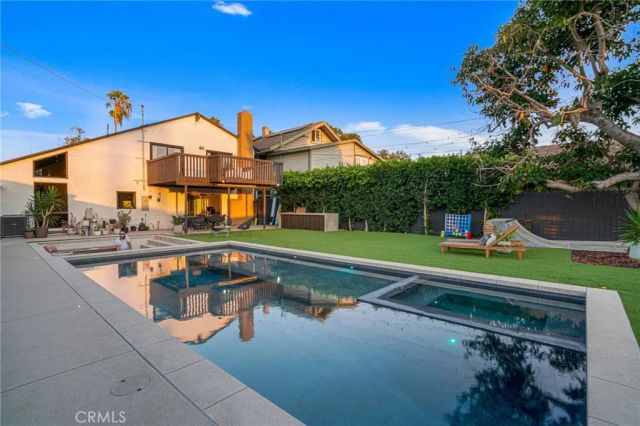 3733 Pine, Long Beach, CA 90807