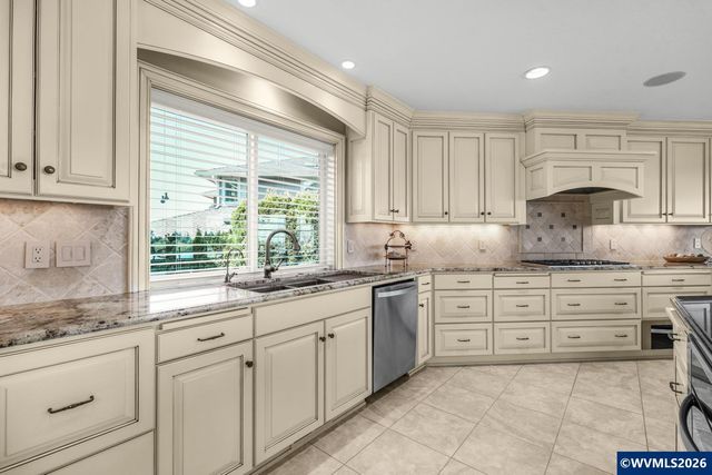 5918 Crystal Ct SE, Salem, OR 97306