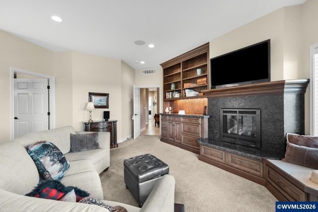 5918 Crystal Ct SE, Salem, OR 97306