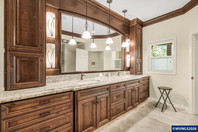 5918 Crystal Ct SE, Salem, OR 97306