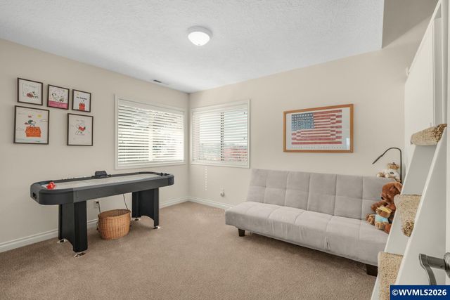 5918 Crystal Ct SE, Salem, OR 97306