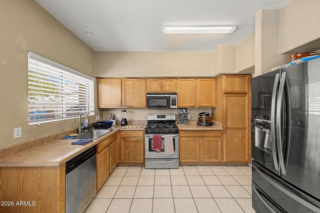 9214 W HAZELWOOD Street, Phoenix, AZ 85037