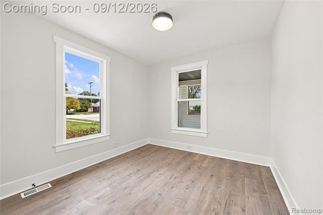 26657 Parkington Street, Roseville, MI 48066
