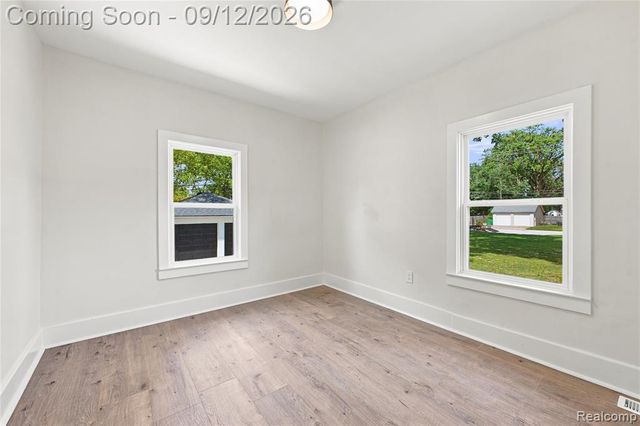 26657 Parkington Street, Roseville, MI 48066