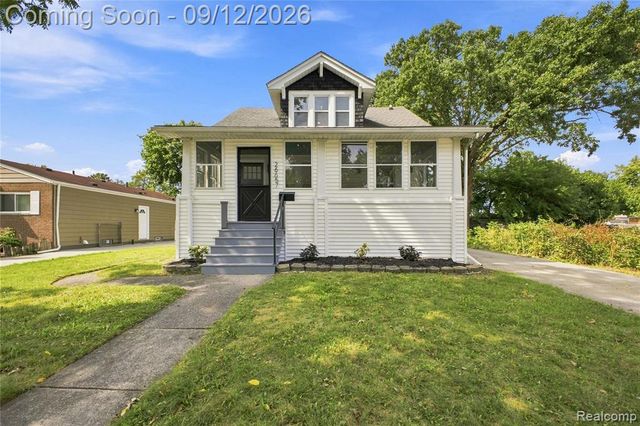 26657 Parkington Street, Roseville, MI 48066