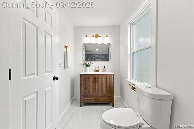 26657 Parkington Street, Roseville, MI 48066