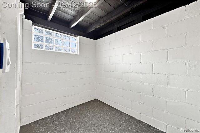 26657 Parkington Street, Roseville, MI 48066