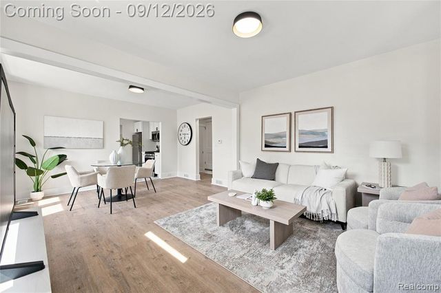 26657 Parkington Street, Roseville, MI 48066