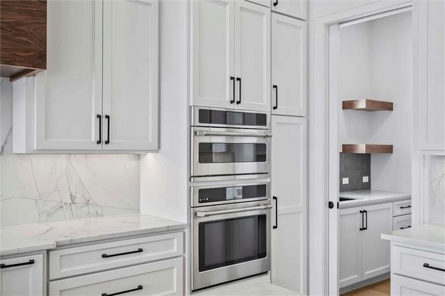 3244 W 133rd Terrace, Leawood, KS 66209