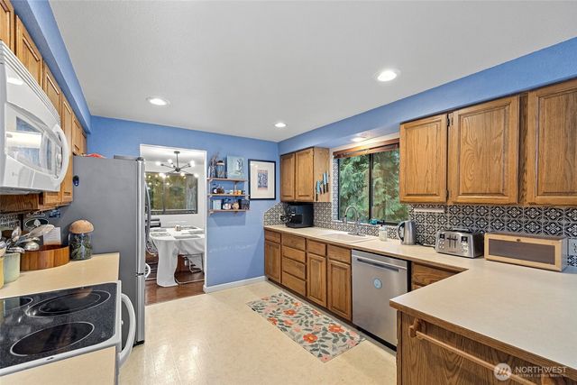 18802 185th Avenue NE, Woodinville, WA 98077