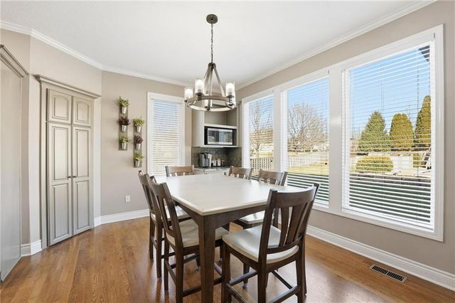 707 NE Sundance Trail, Lee's Summit, MO 64086