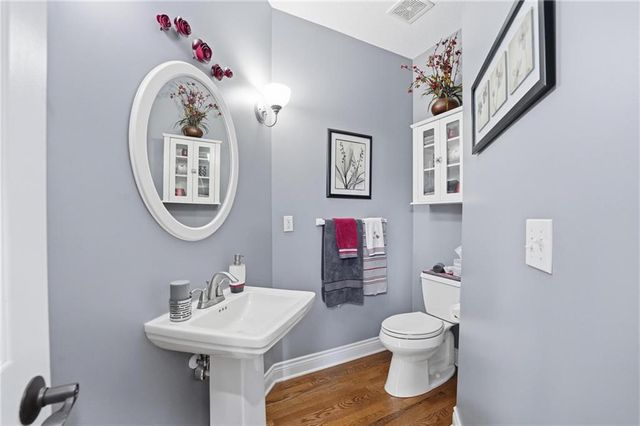 707 NE Sundance Trail, Lee's Summit, MO 64086