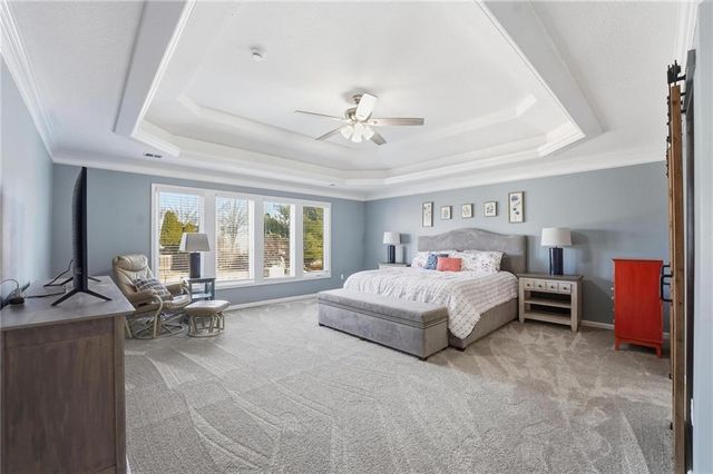 707 NE Sundance Trail, Lee's Summit, MO 64086