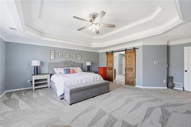 707 NE Sundance Trail, Lee's Summit, MO 64086