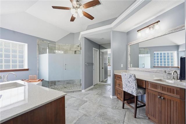 707 NE Sundance Trail, Lee's Summit, MO 64086