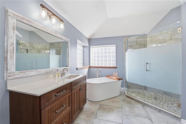 707 NE Sundance Trail, Lee's Summit, MO 64086