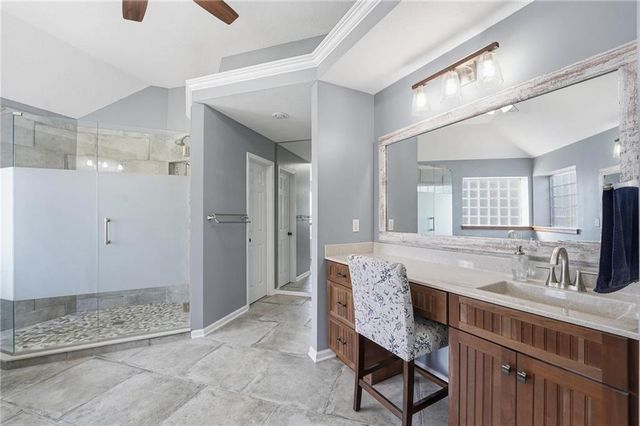 707 NE Sundance Trail, Lee's Summit, MO 64086