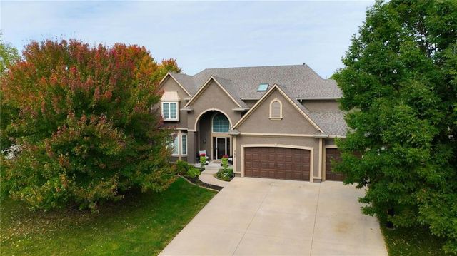 707 NE Sundance Trail, Lee's Summit, MO 64086