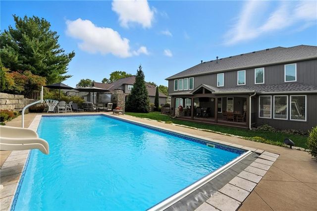 707 NE Sundance Trail, Lee's Summit, MO 64086