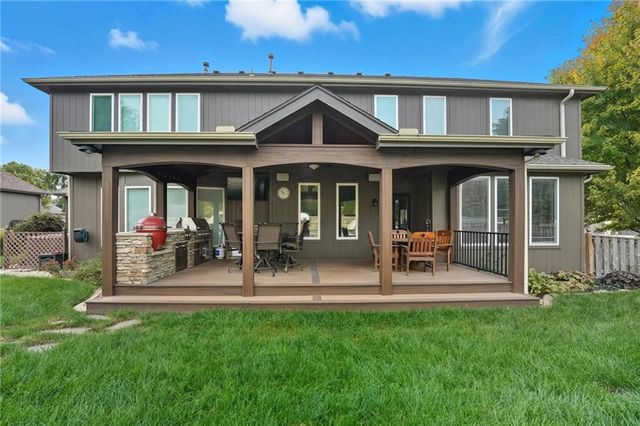 707 NE Sundance Trail, Lee's Summit, MO 64086