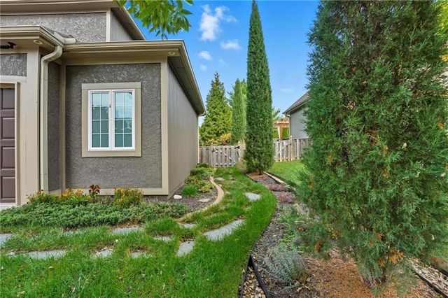 707 NE Sundance Trail, Lee's Summit, MO 64086