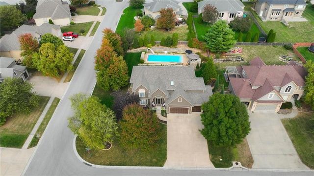 707 NE Sundance Trail, Lee's Summit, MO 64086