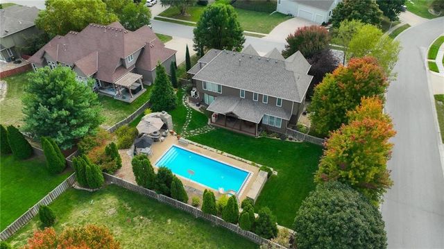 707 NE Sundance Trail, Lee's Summit, MO 64086