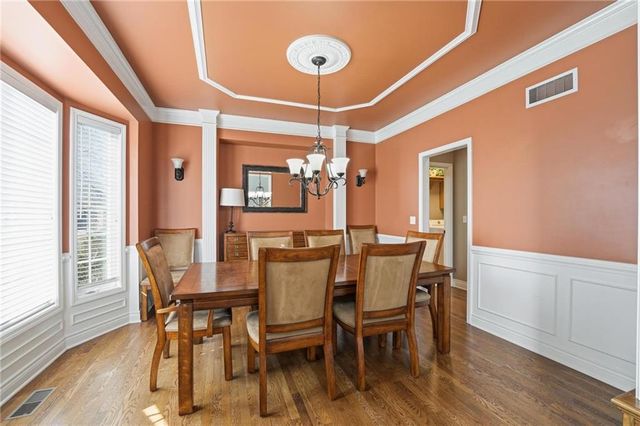 707 NE Sundance Trail, Lee's Summit, MO 64086