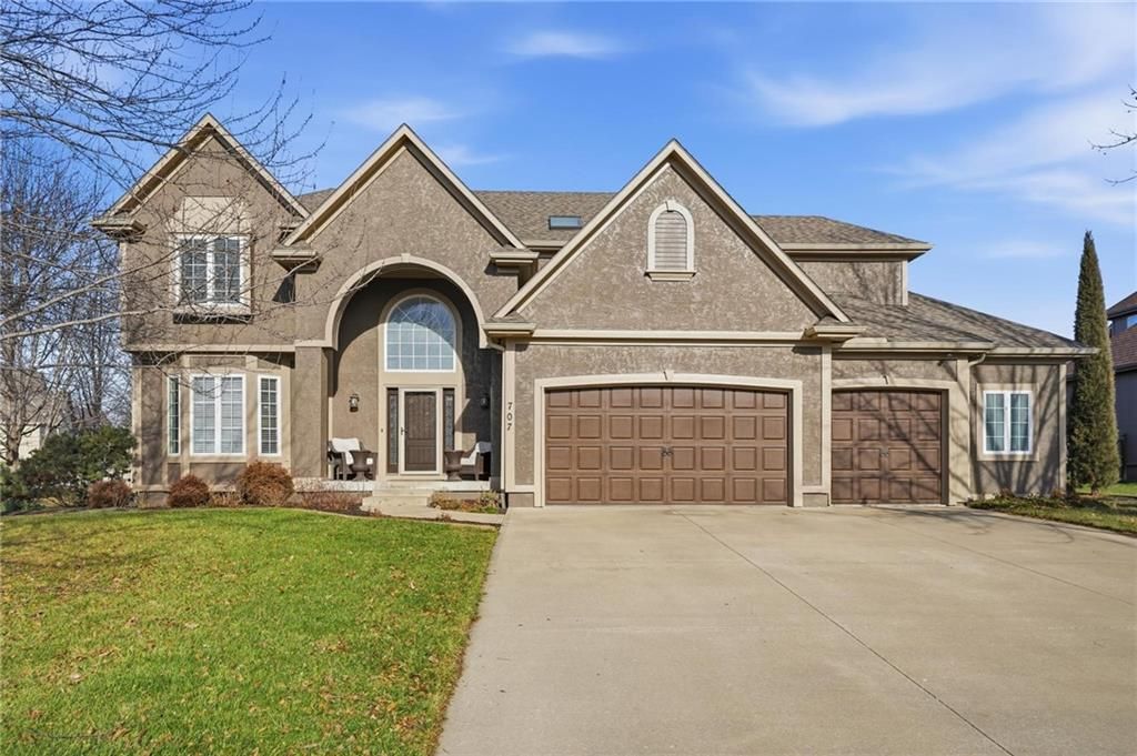707 NE Sundance Trail, Lee's Summit, MO 64086