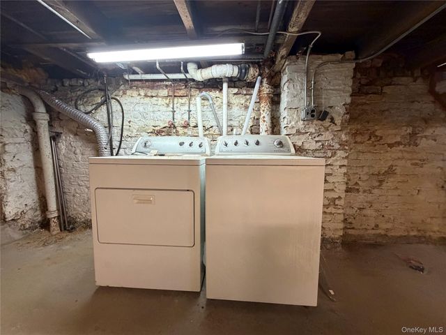 7039 57th Drive, Maspeth, NY 11378