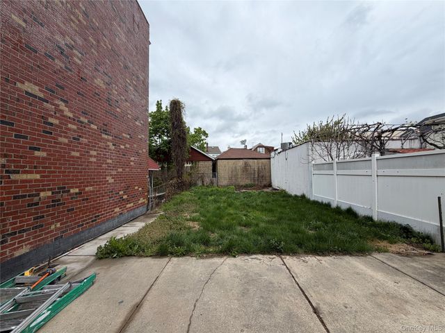 7039 57th Drive, Maspeth, NY 11378