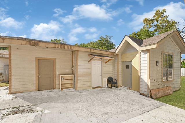 1925 Sunny Drive, Houston, TX 77093