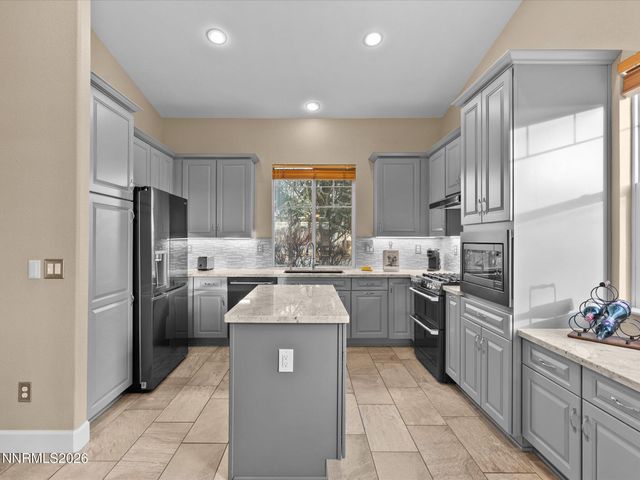 7425 Ash Peak Drive, Sparks, NV 89436