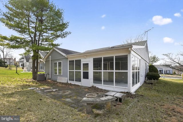 19 STAMFORD PL, Southampton, NJ 08088