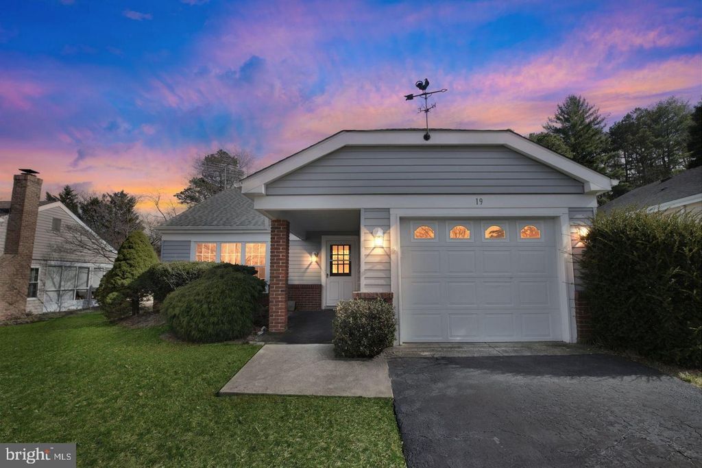 19 STAMFORD PL, Southampton, NJ 08088 — photo 3