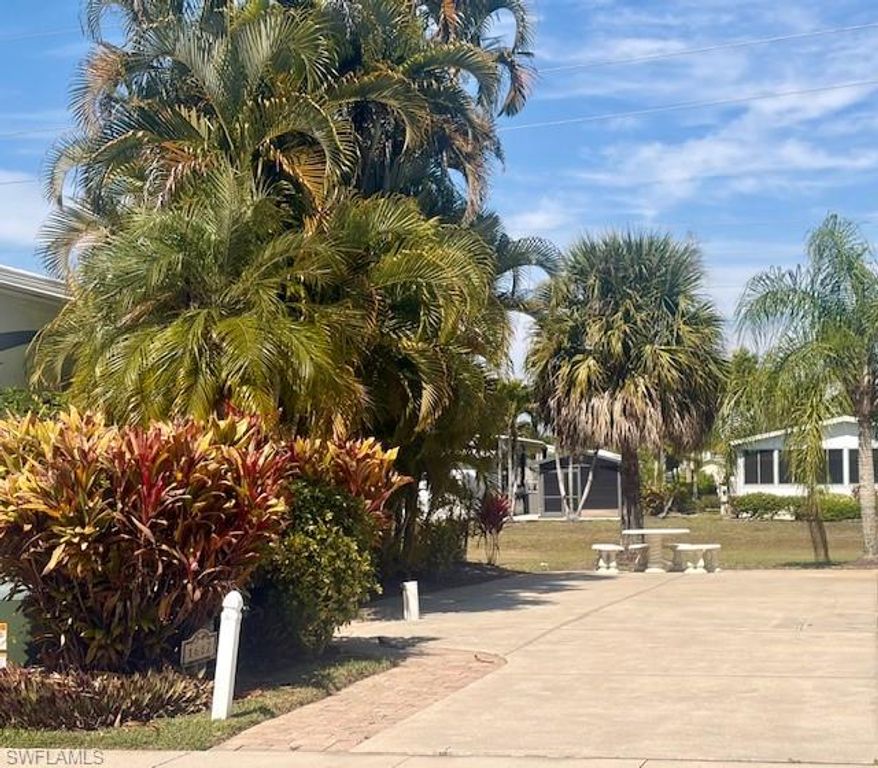 1687 Diamond Lake CIR, NAPLES, FL 34114 — photo 4