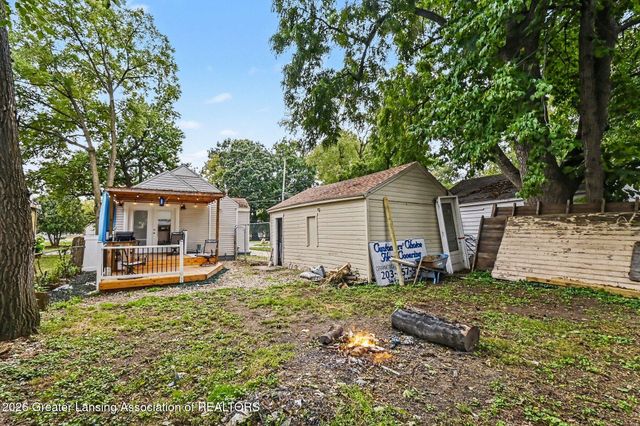 1120 Victor Avenue, Lansing, MI 48910