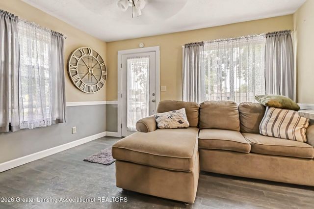 1120 Victor Avenue, Lansing, MI 48910