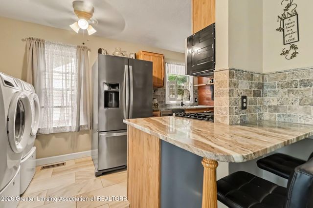 1120 Victor Avenue, Lansing, MI 48910