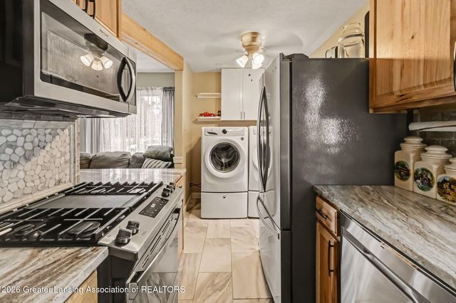 1120 Victor Avenue, Lansing, MI 48910