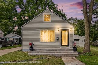 1120 Victor Avenue, Lansing, MI 48910