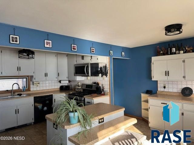 556 N Lake Dr Drive, Watertown, SD 57201